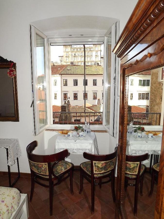 B&B Gens Julia Trieste Eksteriør billede